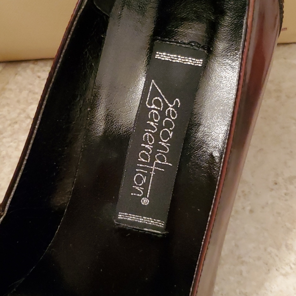 Second Generation Brown Pump Size 9 - image 2